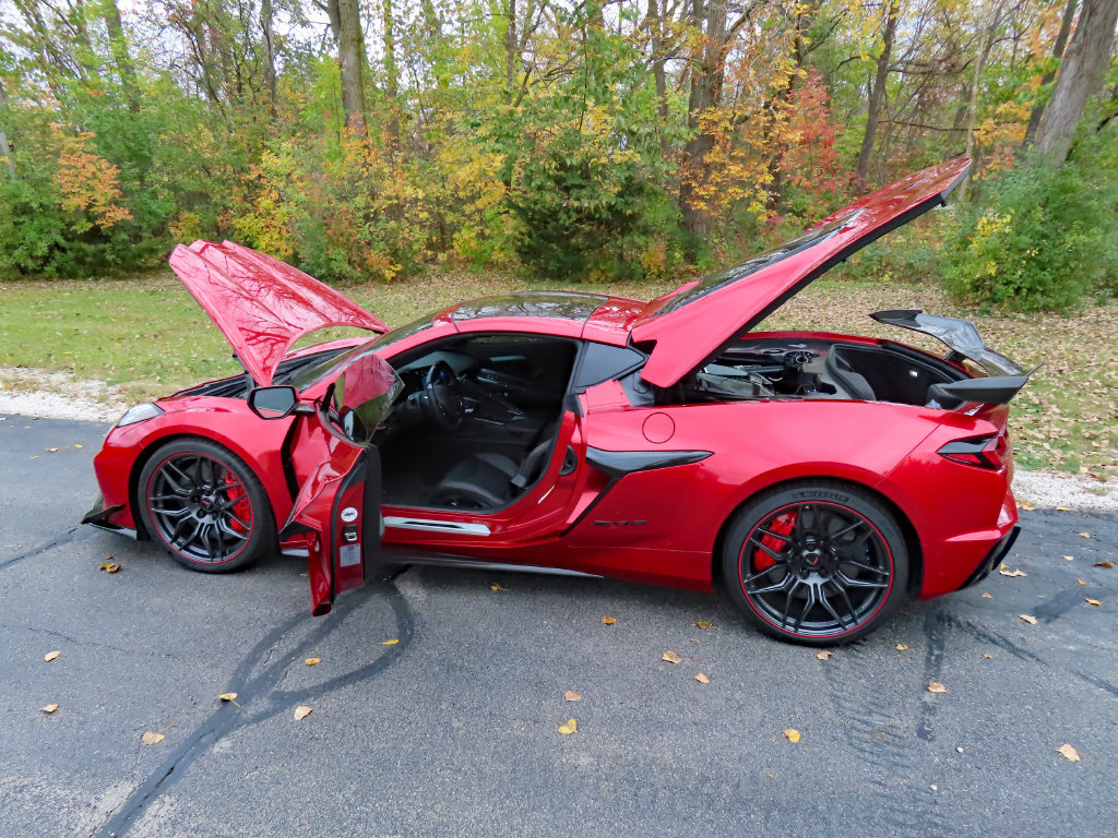 Certified 2024 Chevrolet Corvette Z06 w/ Z07 Performance Package RWD image 20