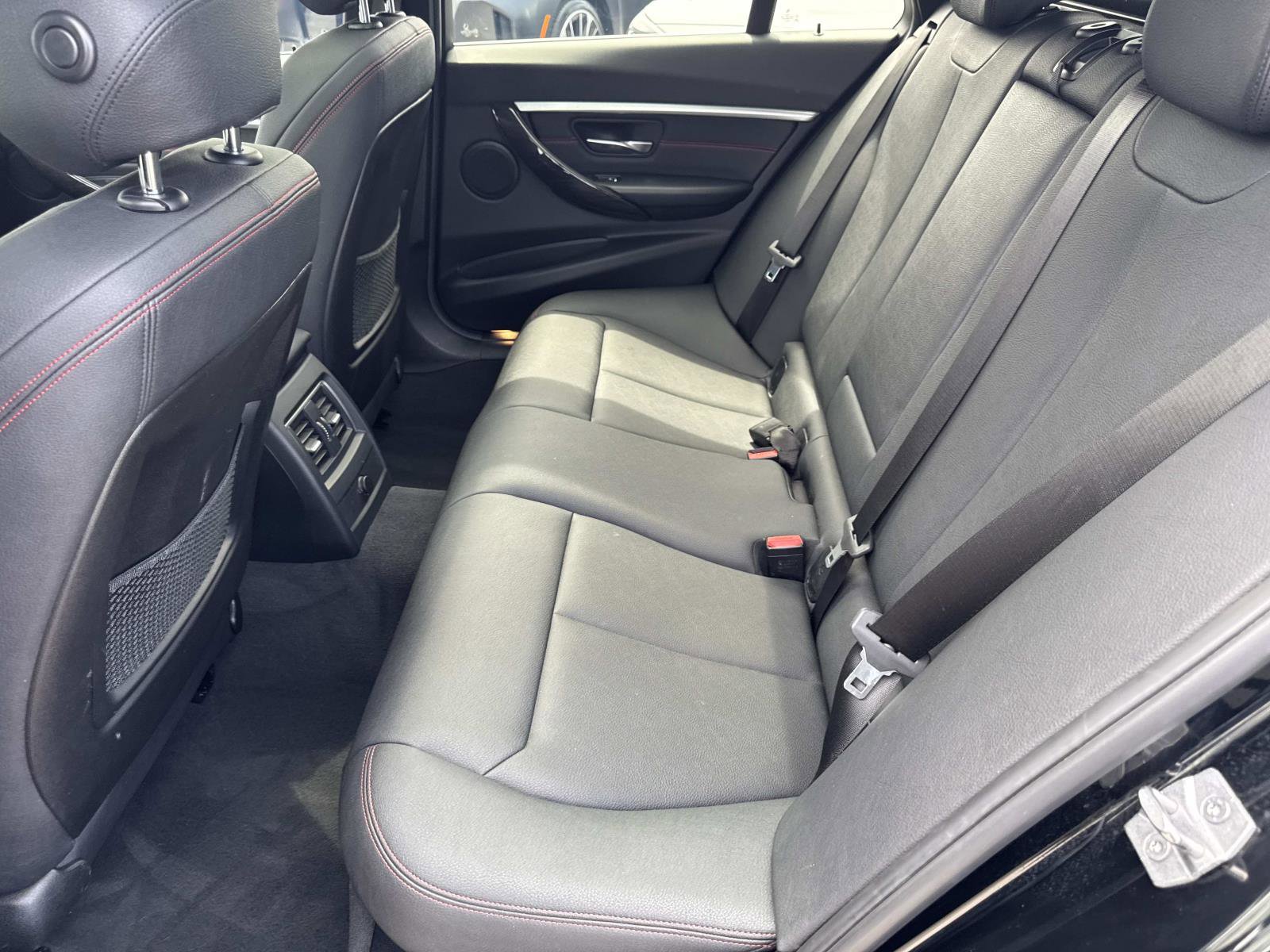 Used 2018 BMW 330i xDrive Wagon image 11