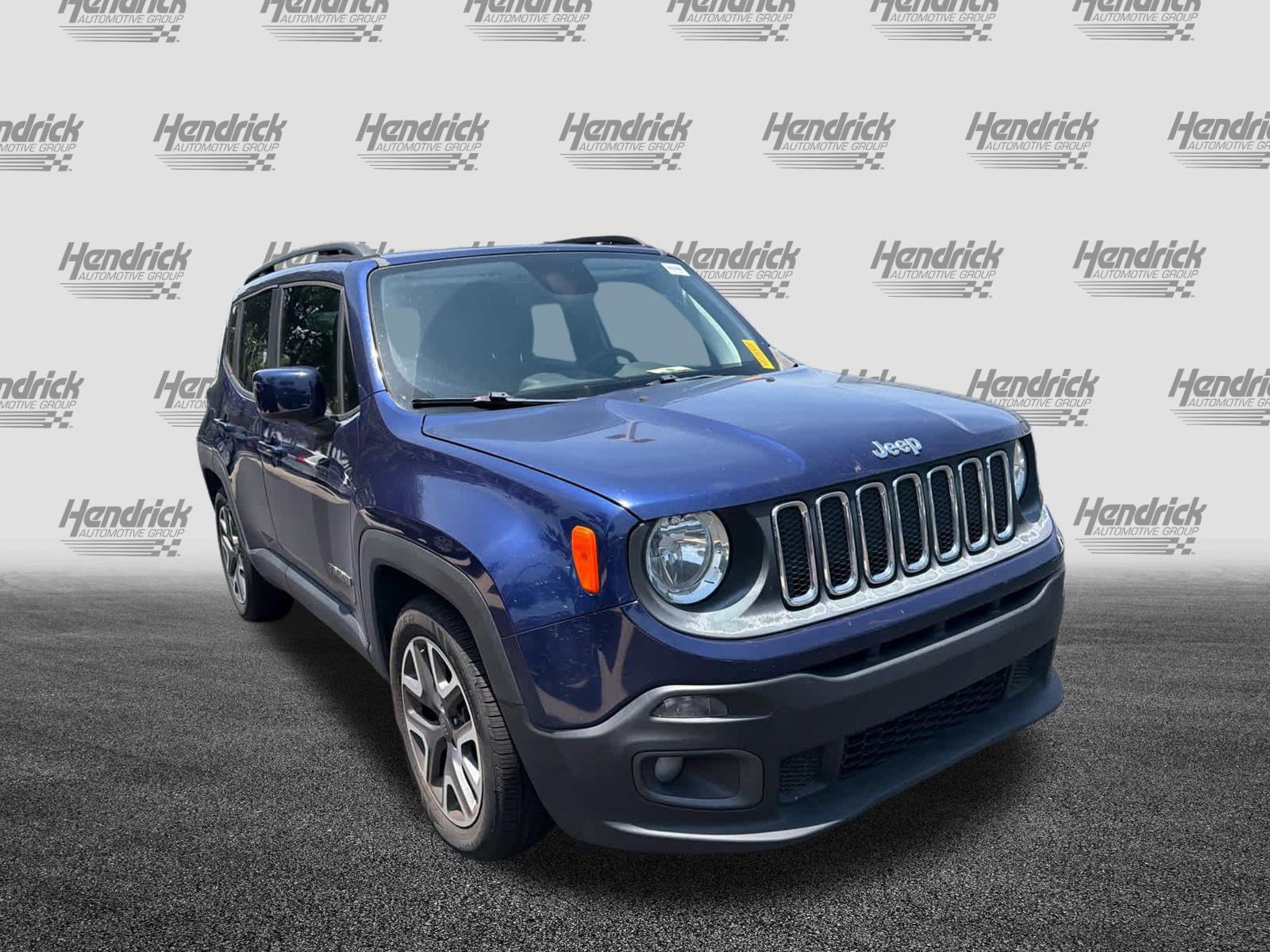 Used 2018 Jeep Renegade Latitude FWD image 2