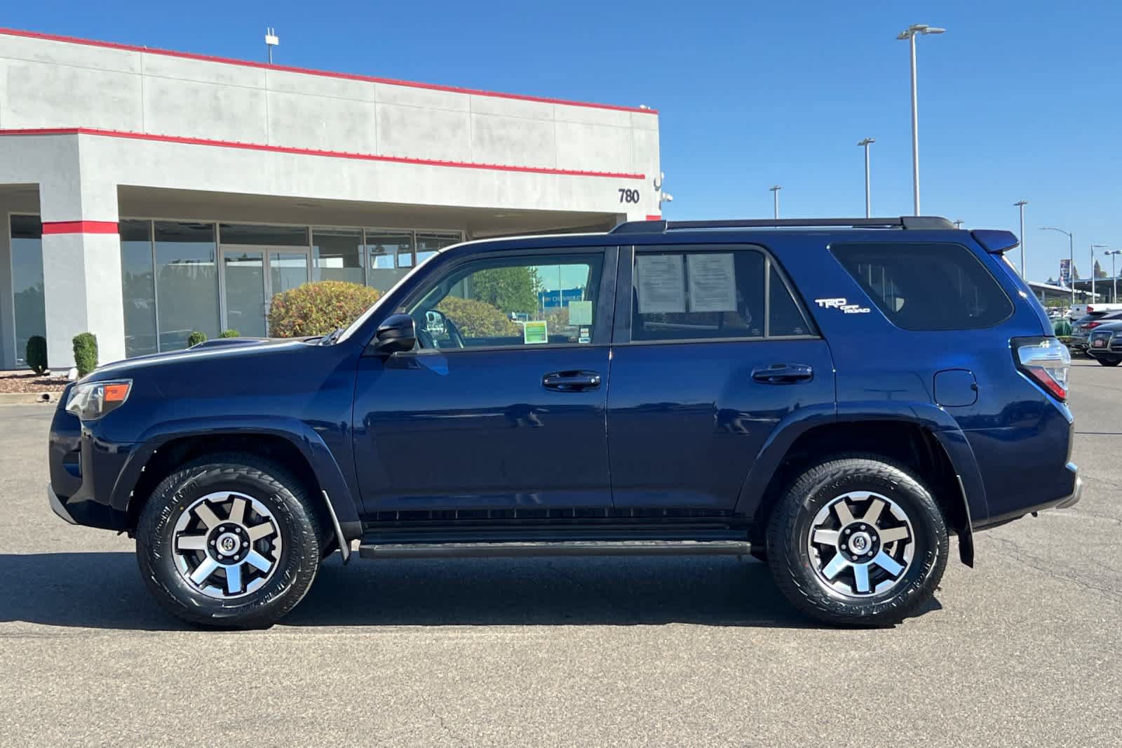 Used 2020 Toyota 4Runner TRD Off-Road AWD/4WD image 9