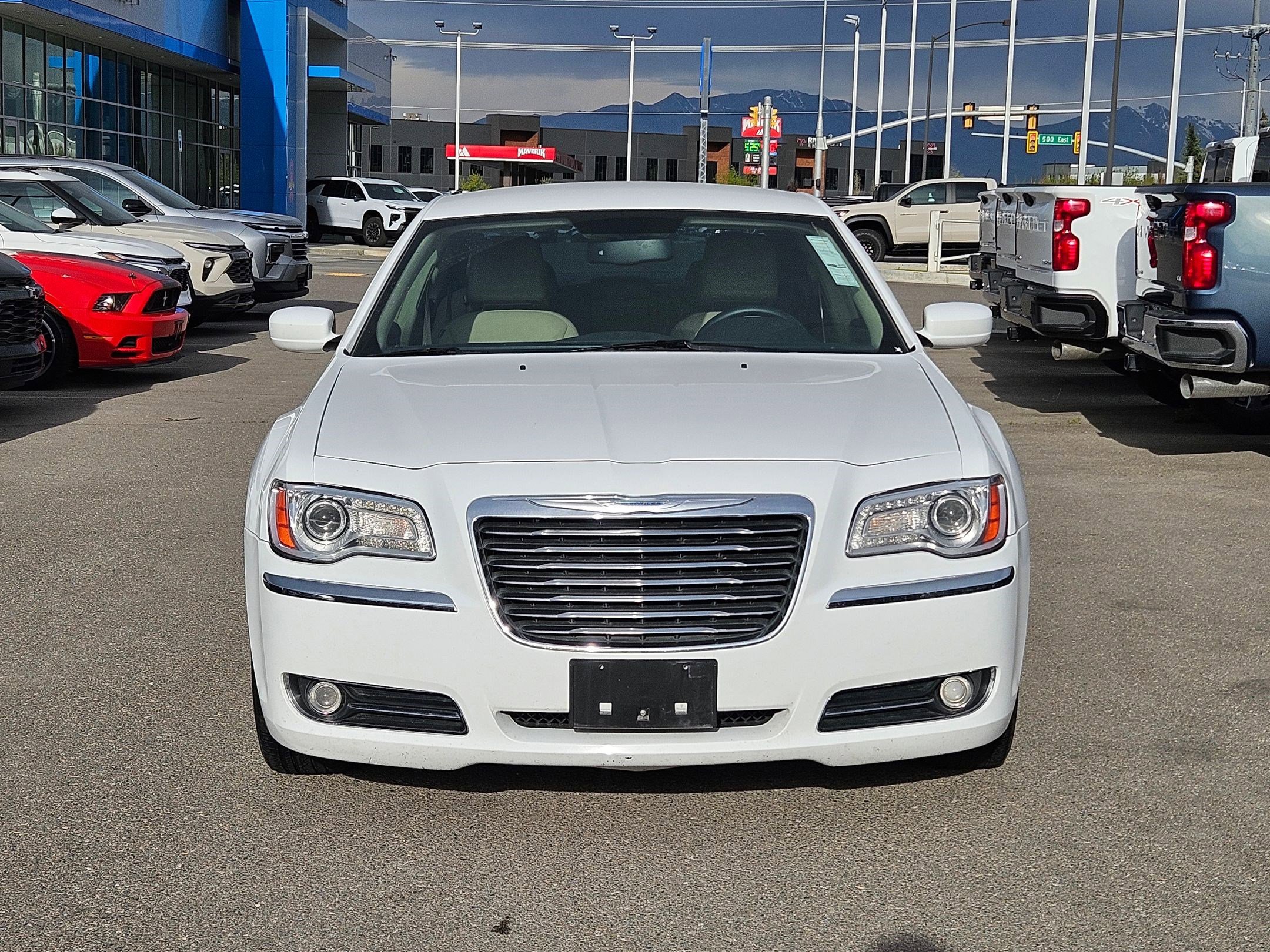 Used 2013 Chrysler 300 w/ Driver Convenience Group image 9
