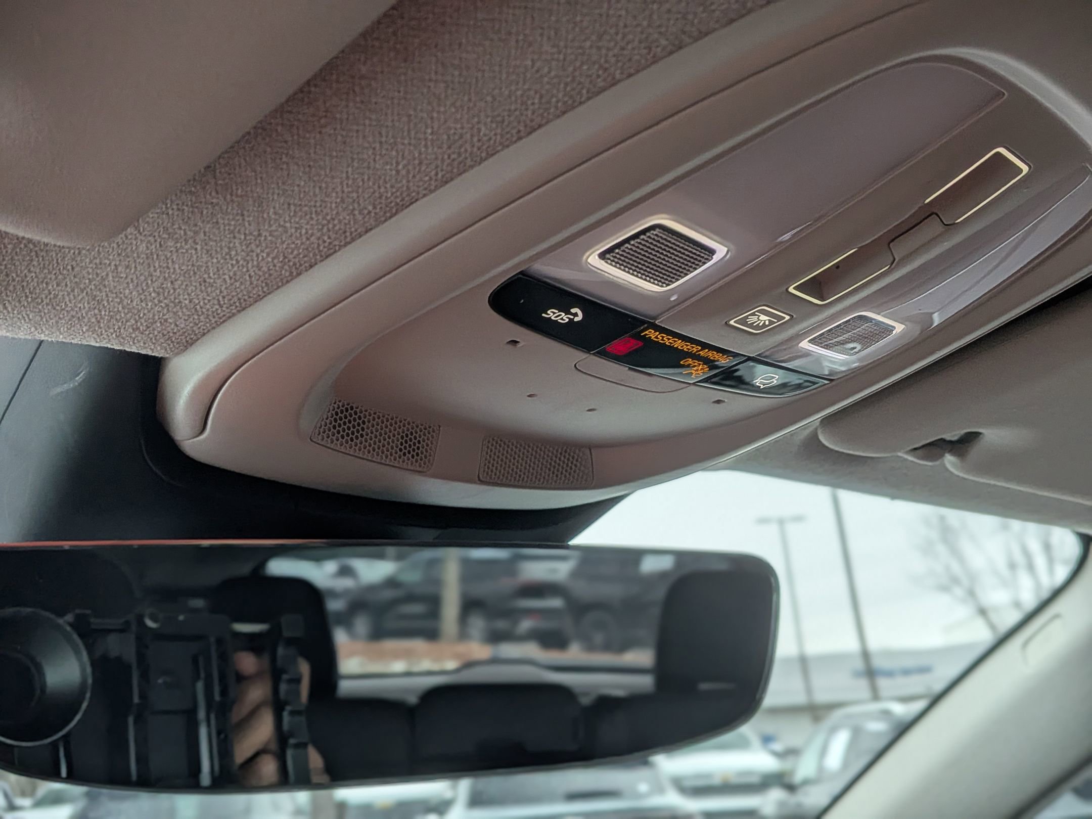 Used 2025 Volvo XC40 B5 Core image 31