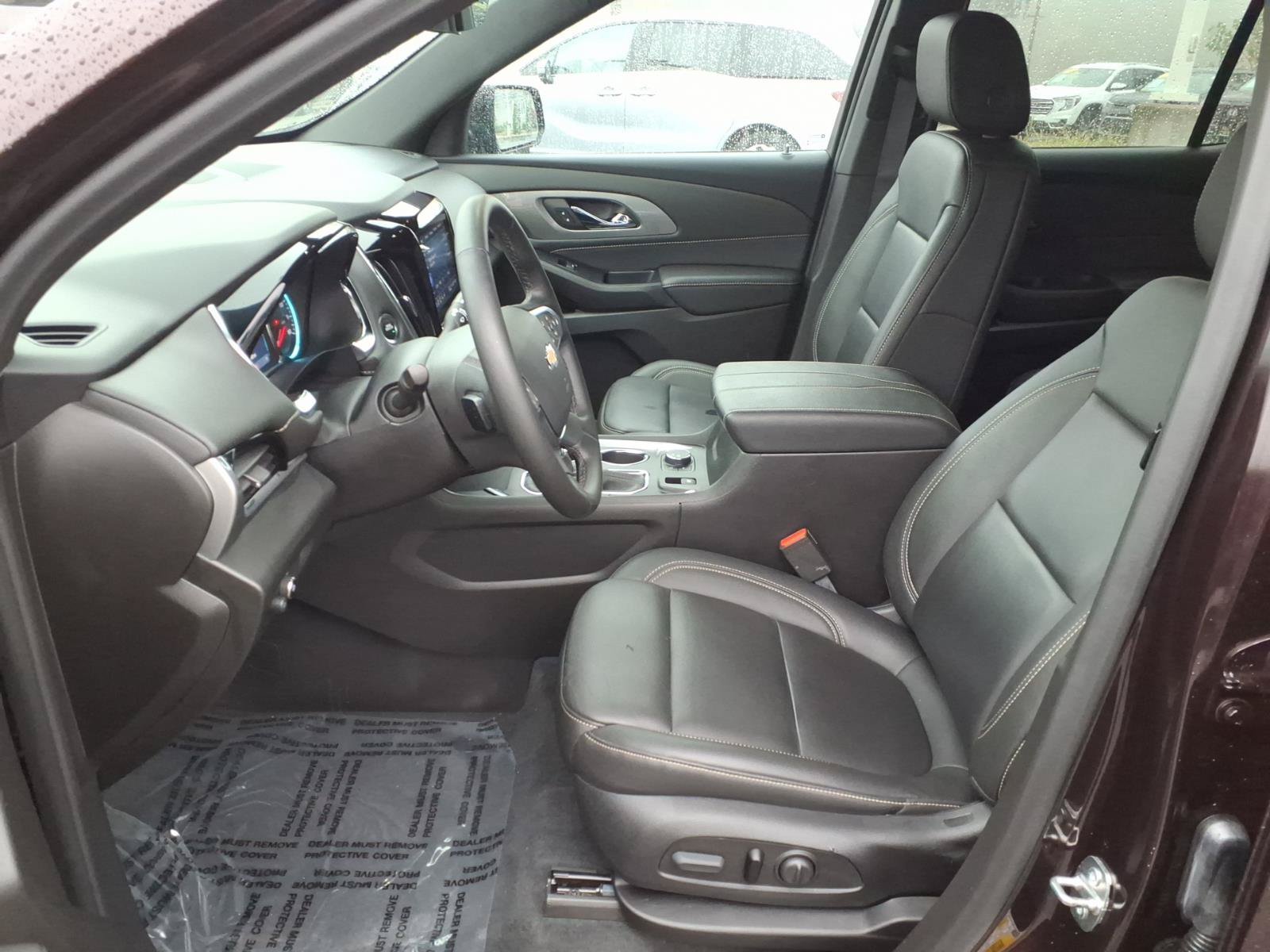 Used 2023 Chevrolet Traverse LT w/ LT Premium Package AWD/4WD image 4