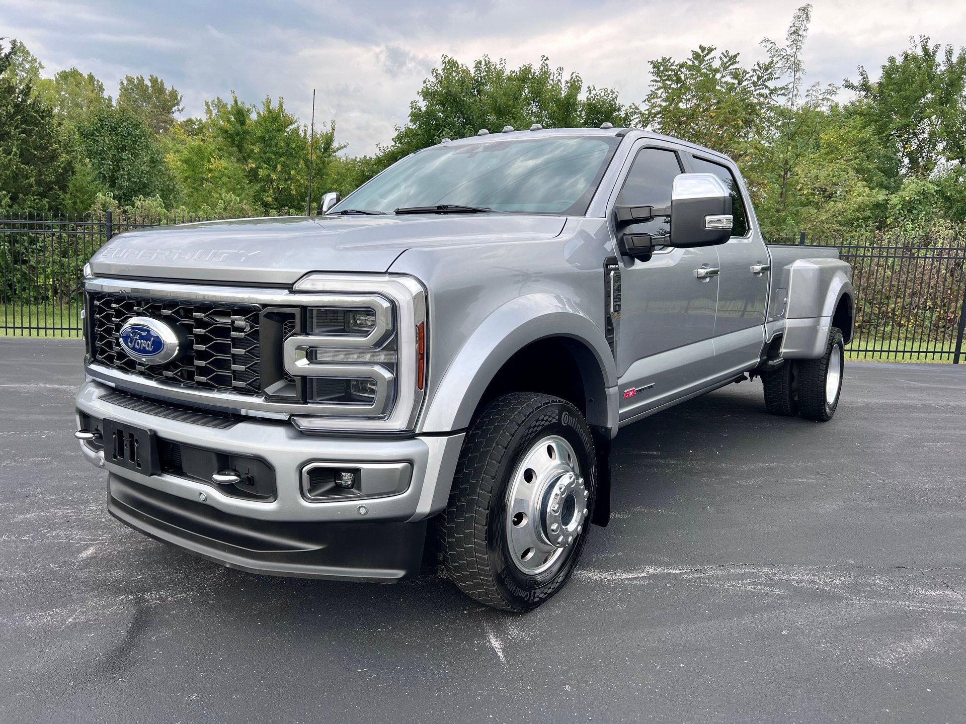 Used 2024 Ford F450 Limited w/ FX4 Off-Road Package AWD/4WD image 26