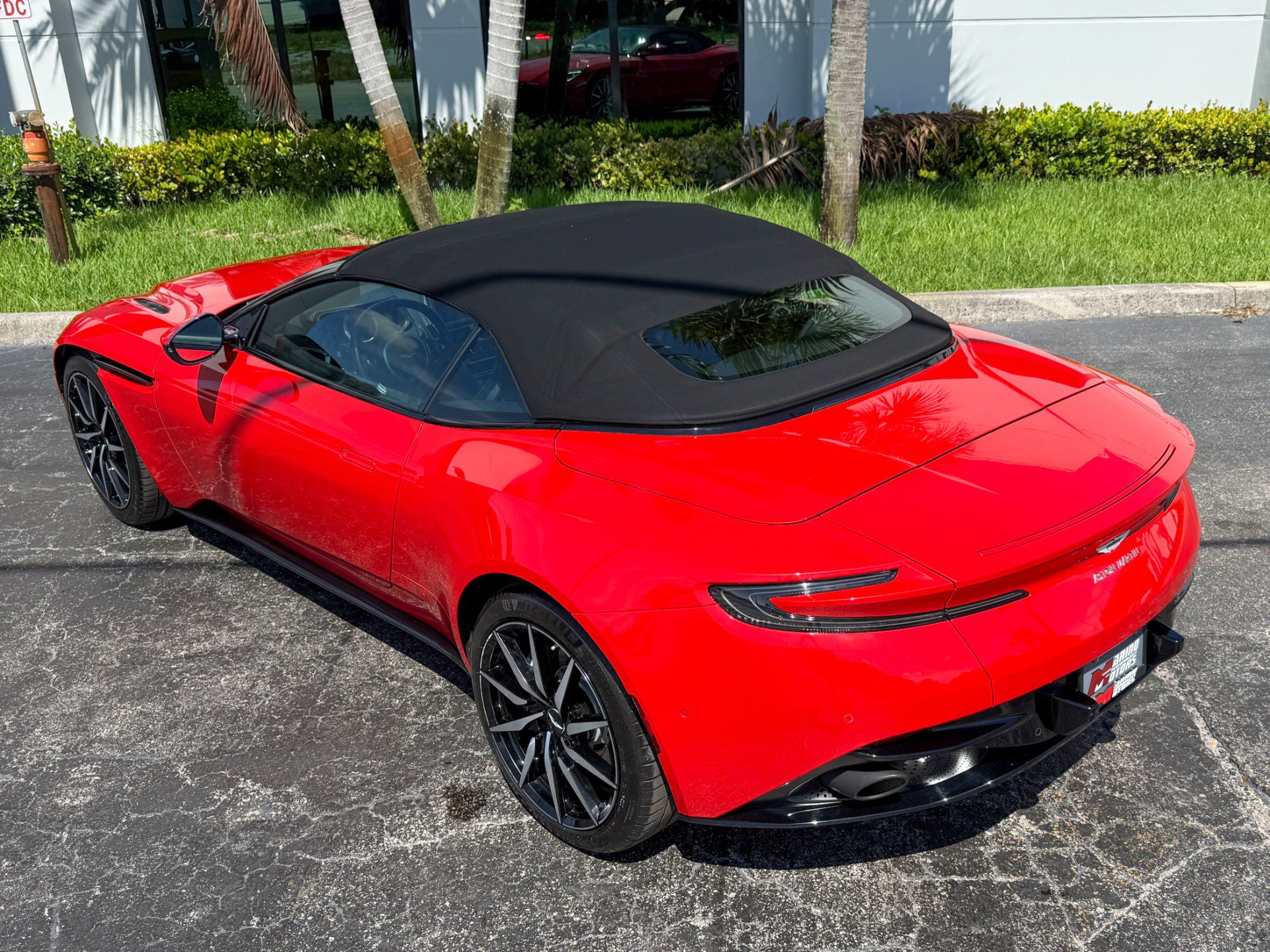 Used 2020 Aston Martin DB11 Volante RWD image 25