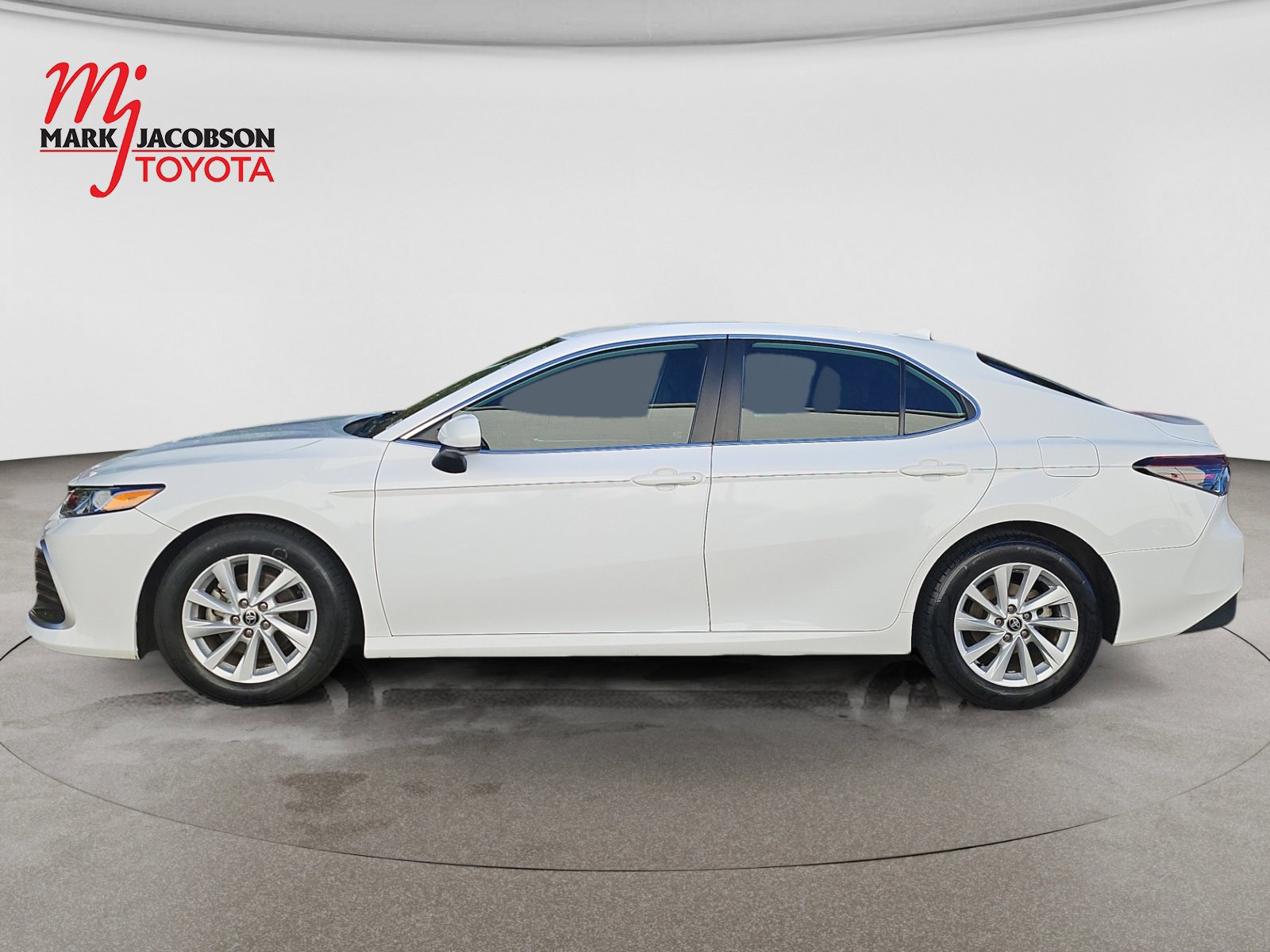 Used 2022 Toyota Camry LE FWD image 13