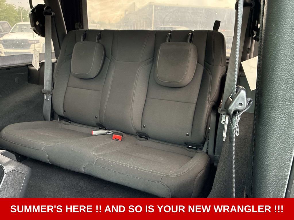Used 2022 Jeep Wrangler Sport AWD/4WD image 17