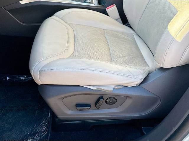 Certified 2022 Ford Explorer Platinum w/ Equipment Group 601A image 17