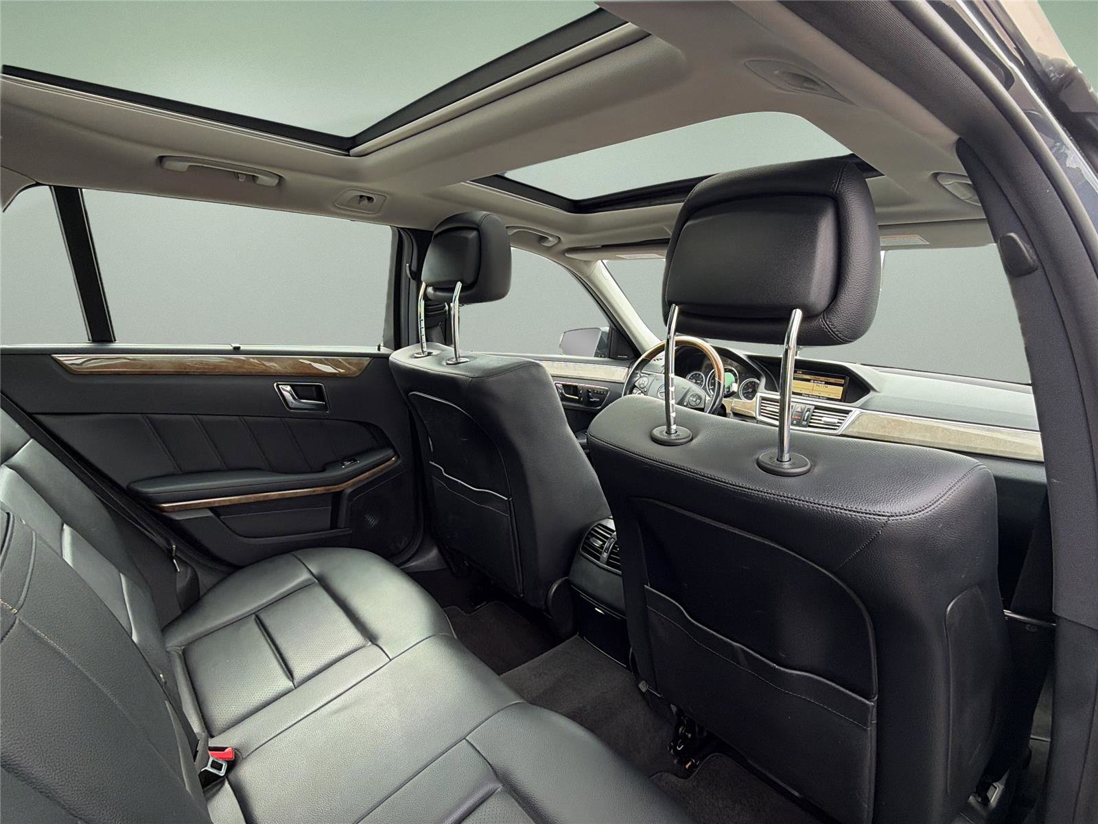 Used 2011 Mercedes-Benz E 350 4MATIC Wagon image 22