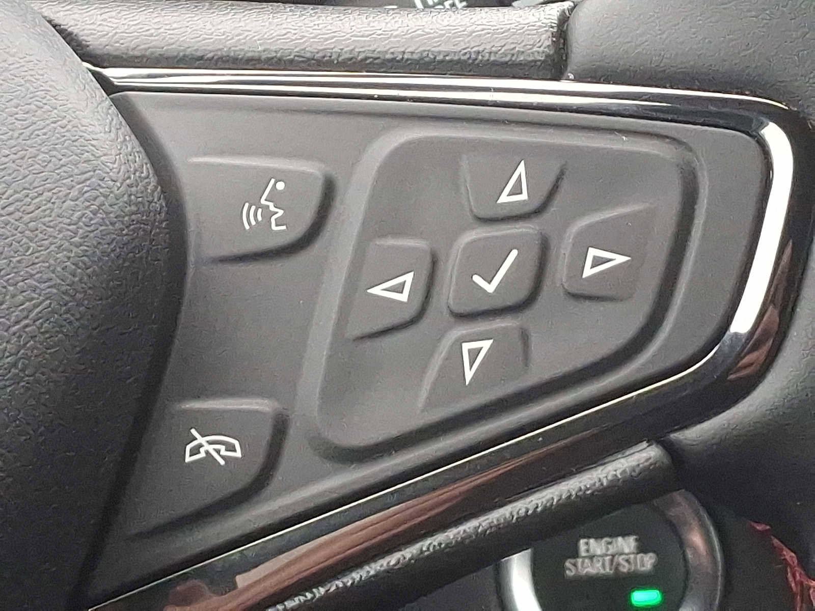 Used 2023 Chevrolet Equinox RS image 22