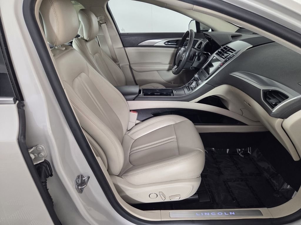 Used 2019 Lincoln MKZ Premiere image 31
