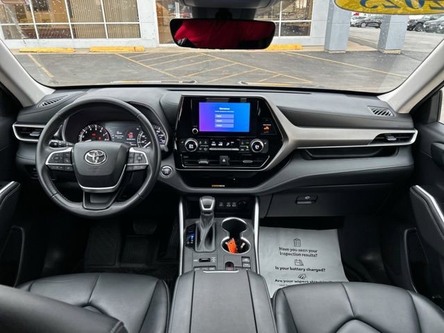 Used 2023 Toyota Highlander XLE image 29