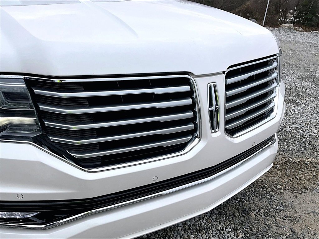 Used 2017 Lincoln Navigator Reserve image 24