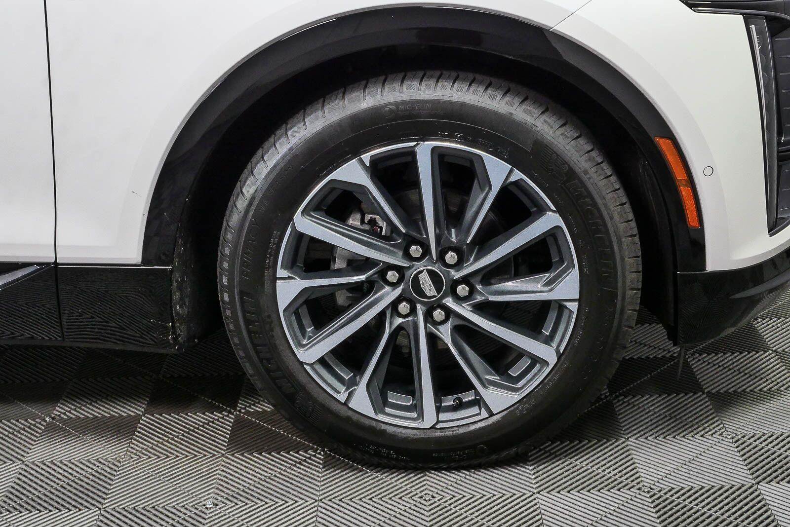 Used 2024 Cadillac Lyriq Sport AWD/4WD image 37