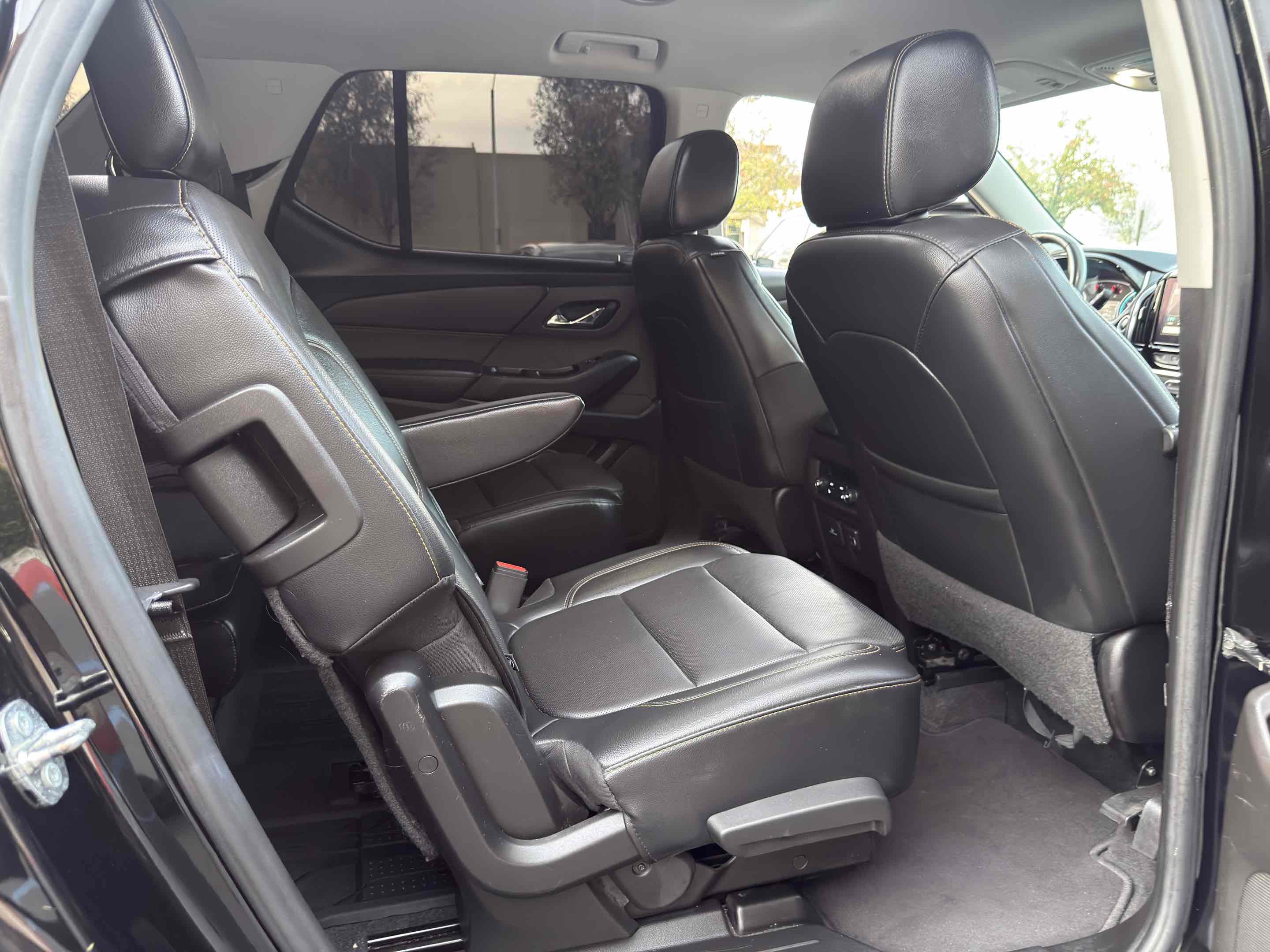 Used 2018 Chevrolet Traverse Premier w/ LPO, Black Accent Package image 54