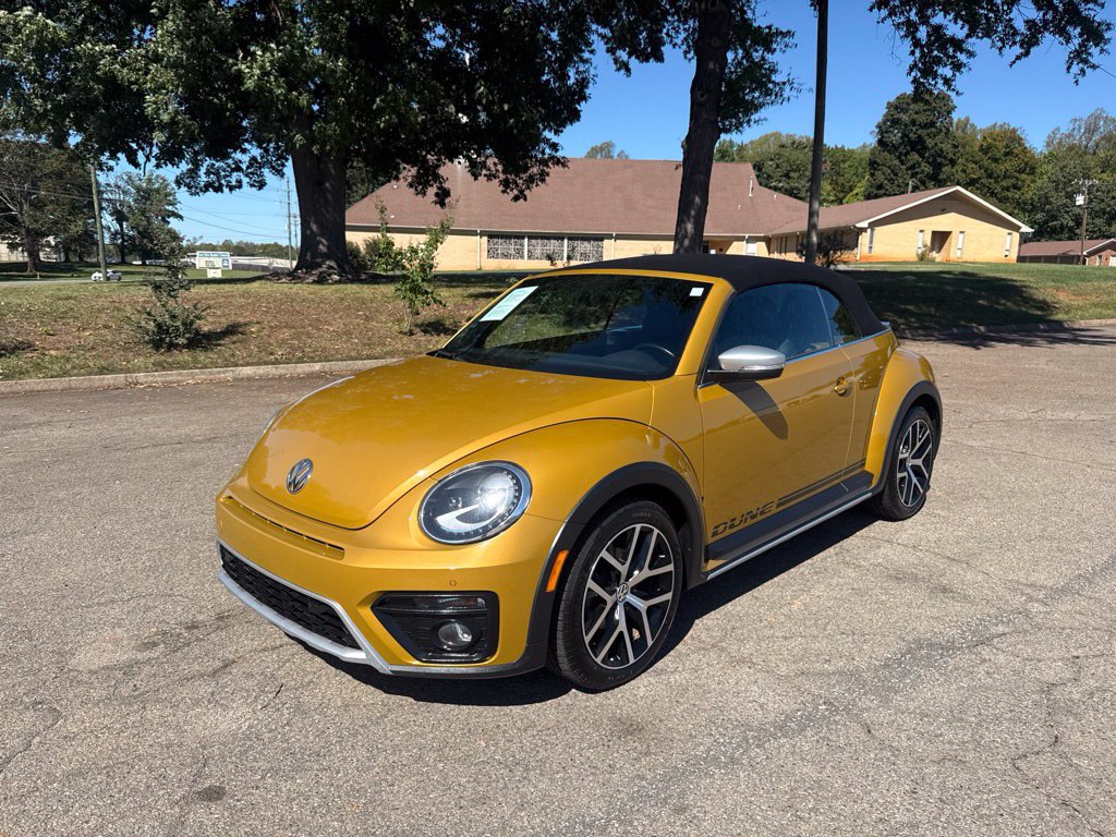 Used 2017 Volkswagen Beetle 1.8T Dune FWD image 1