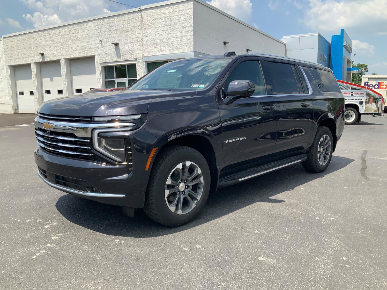 New 2026 Chevrolet Suburban LT w/ Comfort Package AWD/4WD image 7