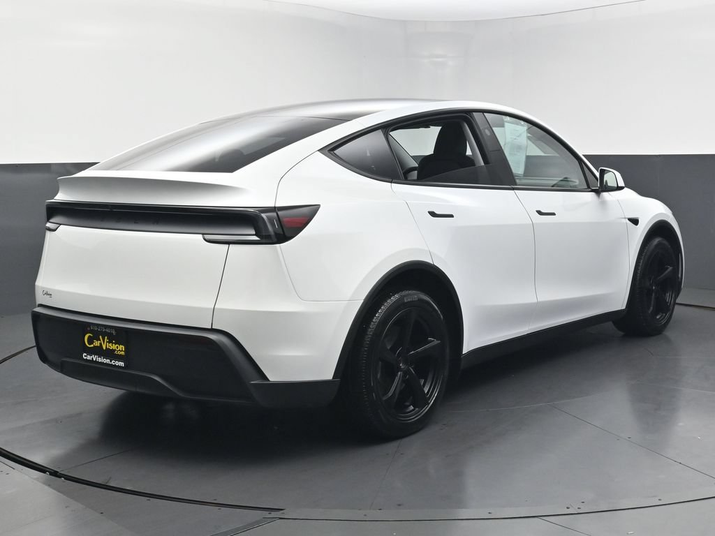 Used 2026 Tesla Model Y AWD image 4