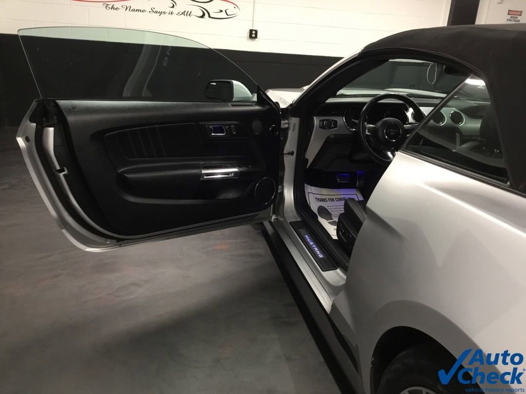 Used 2016 Ford Mustang Premium image 29