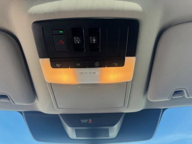 Used 2024 Nissan Pathfinder Platinum image 19