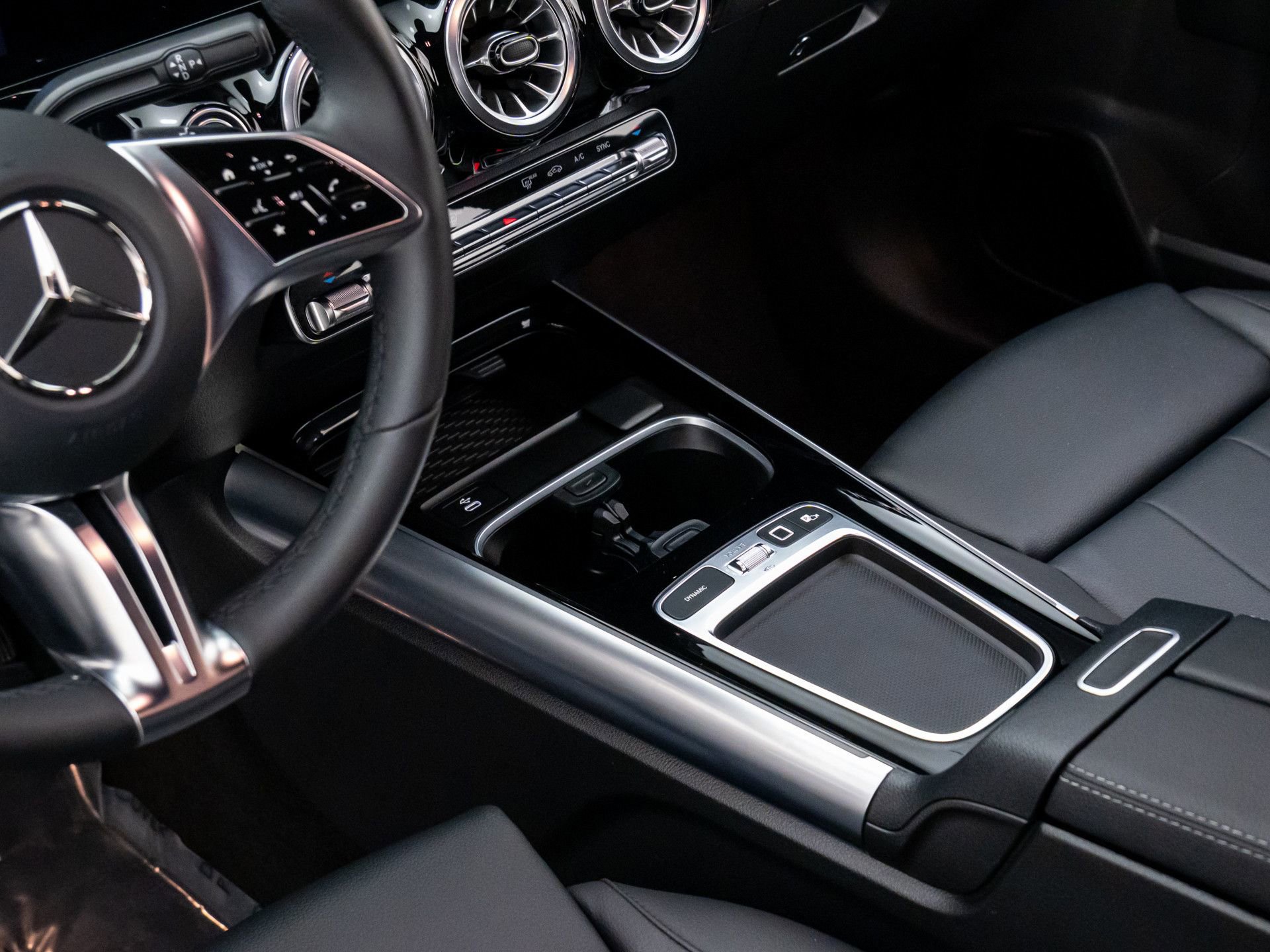 Certified 2025 Mercedes-Benz GLA 250 GLA 250 w/ Exclusive Package image 14