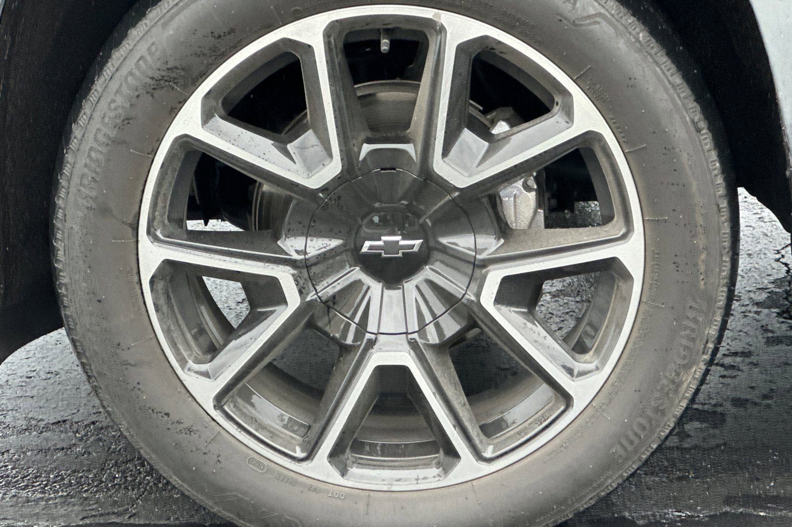 Used 2023 Chevrolet Suburban RST w/ Luxury Package image 47