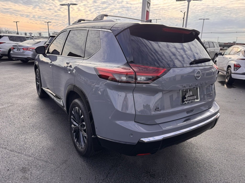 Used 2025 Nissan Rogue Platinum w/ Platinum Premium Package image 3