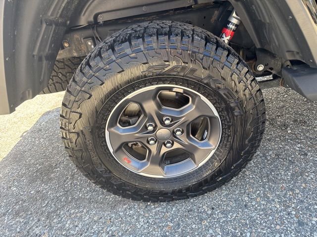 Used 2022 Jeep Gladiator Rubicon w/ LED Lighting Group AWD/4WD image 13
