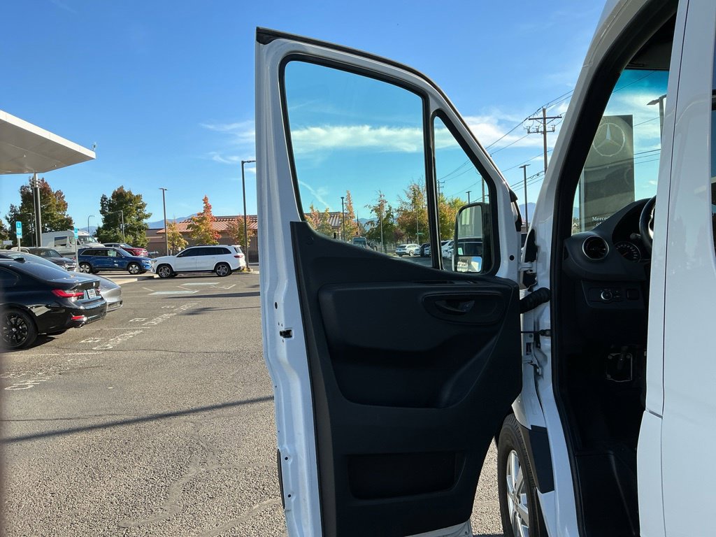 Used 2019 Mercedes-Benz Sprinter 144 image 15