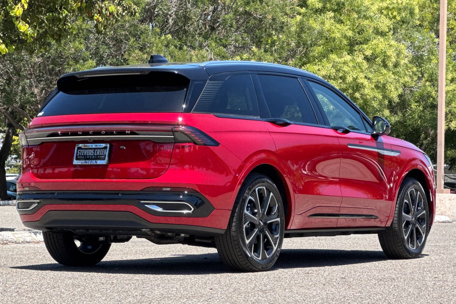 New 2026 Lincoln Nautilus Reserve AWD/4WD image 4