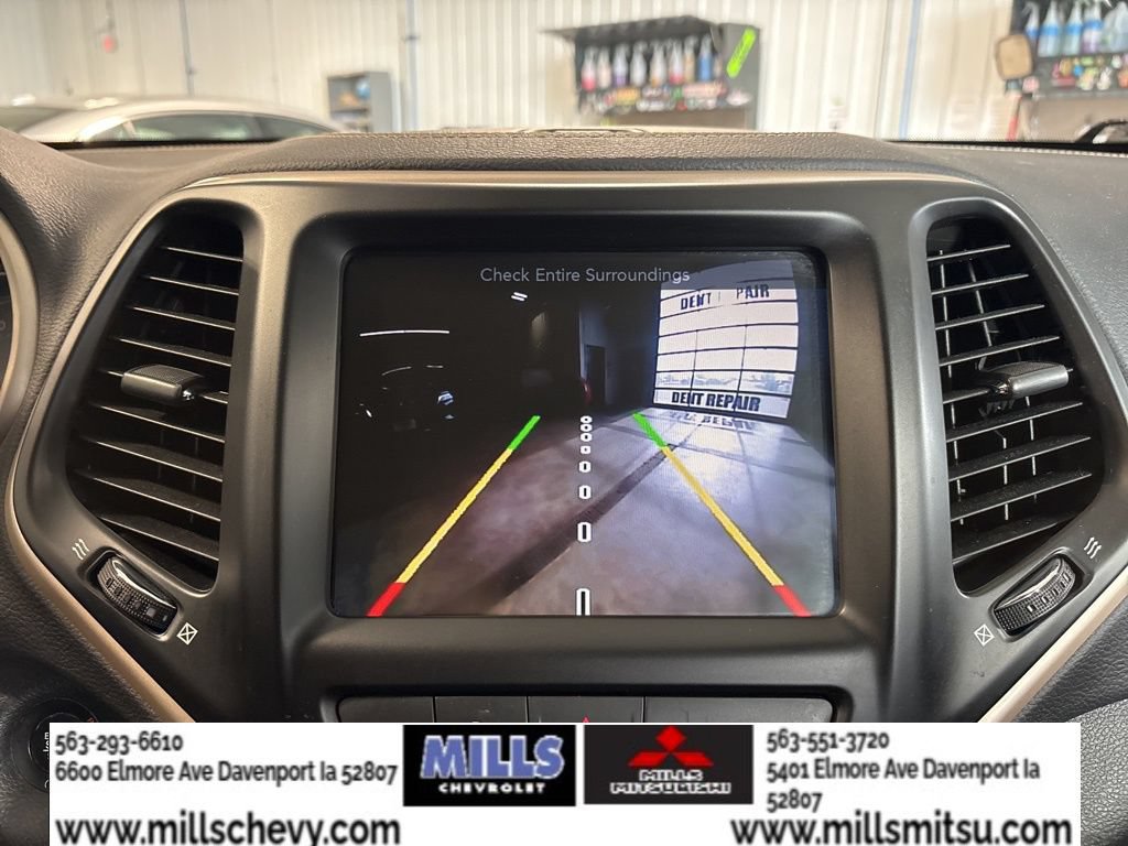 Used 2018 Jeep Cherokee Limited AWD/4WD image 21