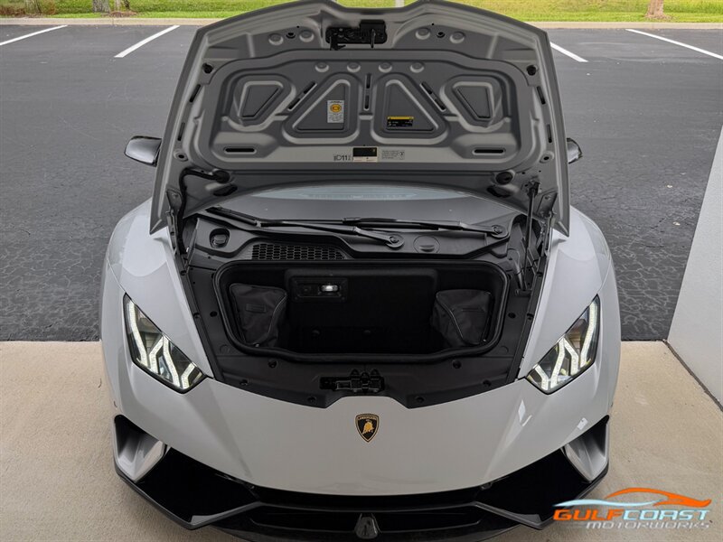 Used 2019 Lamborghini Huracan Performante AWD/4WD image 39