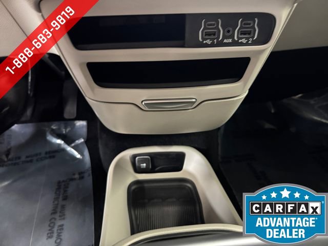 Used 2023 Chrysler Pacifica Touring-L FWD image 17