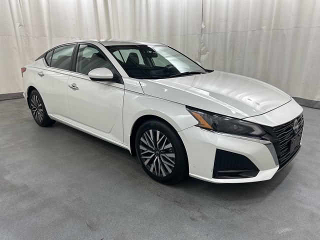 Used 2023 Nissan Altima 2.5 SV FWD video 1