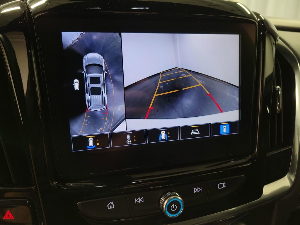 Used 2023 Chevrolet Traverse RS image 16