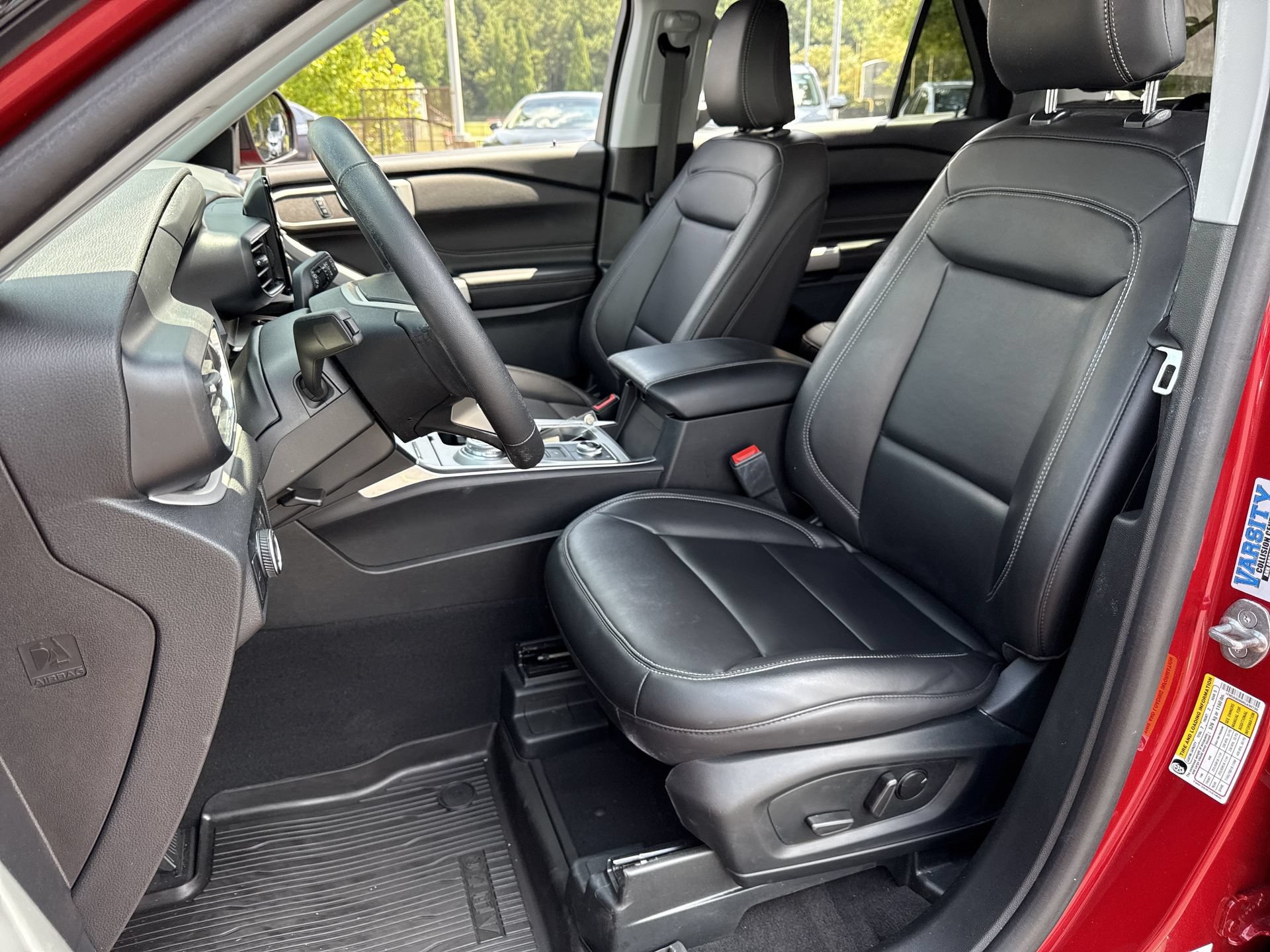 Certified 2024 Ford Explorer XLT w/ Equipment Group 202A AWD/4WD image 15