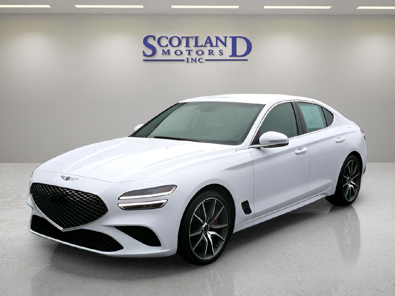 Used 2025 Genesis G70 2.5T RWD image 2