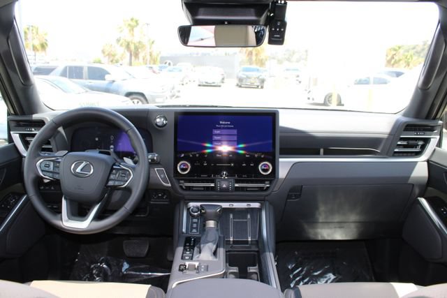 Certified 2025 Lexus GX 550 w/ Accessory Package (32) AWD/4WD image 10