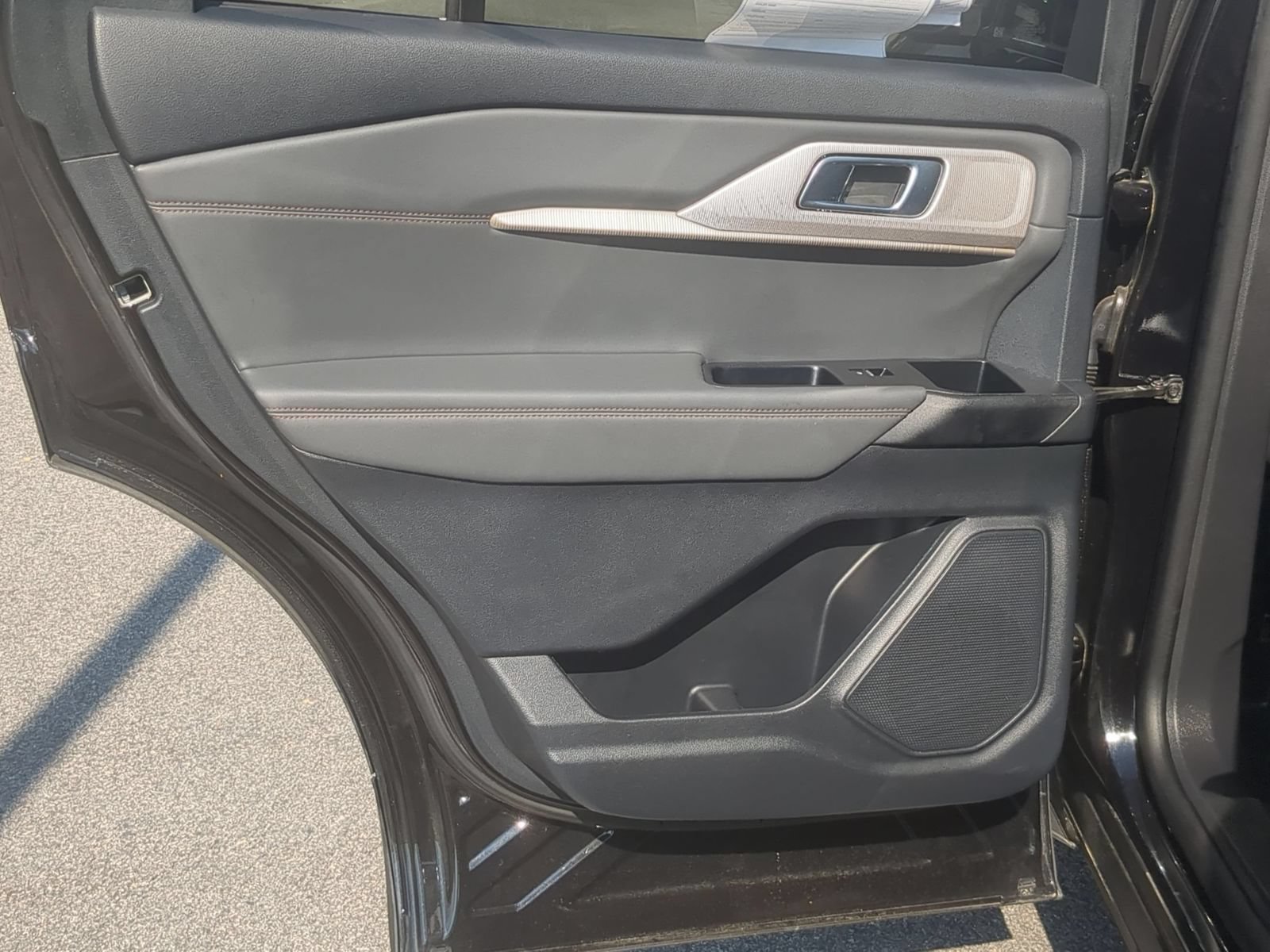 Used 2025 Ford Explorer Active w/ Active Comfort Package AWD/4WD image 25
