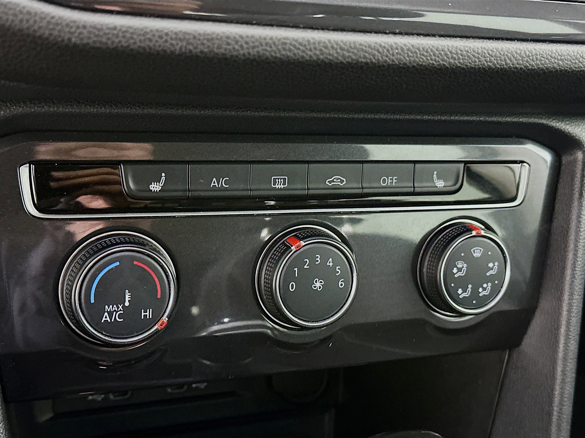 Used 2024 Volkswagen Tiguan S image 22