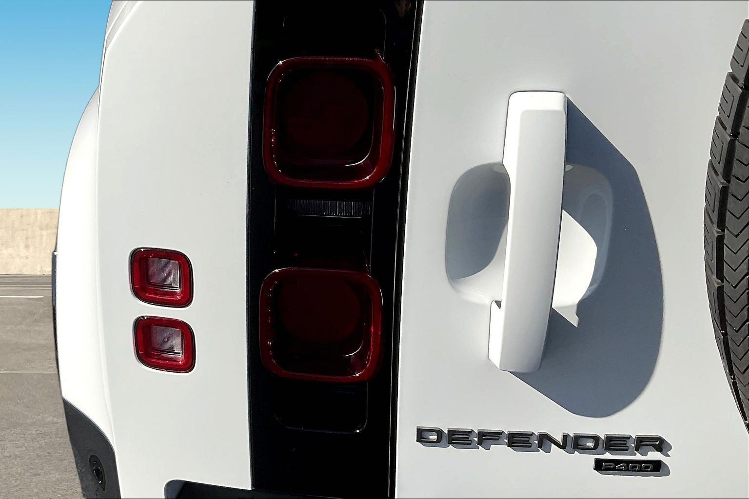 Used 2022 Land Rover Defender 110 X-Dynamic HSE AWD/4WD image 22