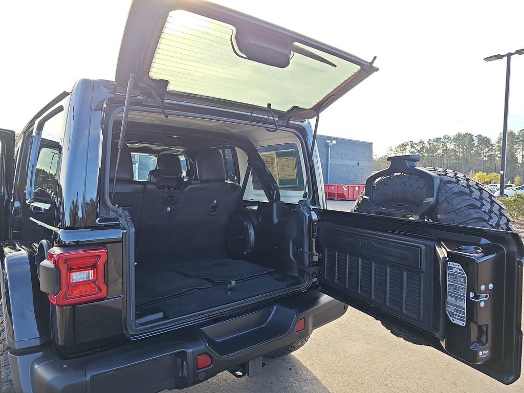 Used 2022 Jeep Wrangler Unlimited Rubicon w/ Steel Bumper Group image 16