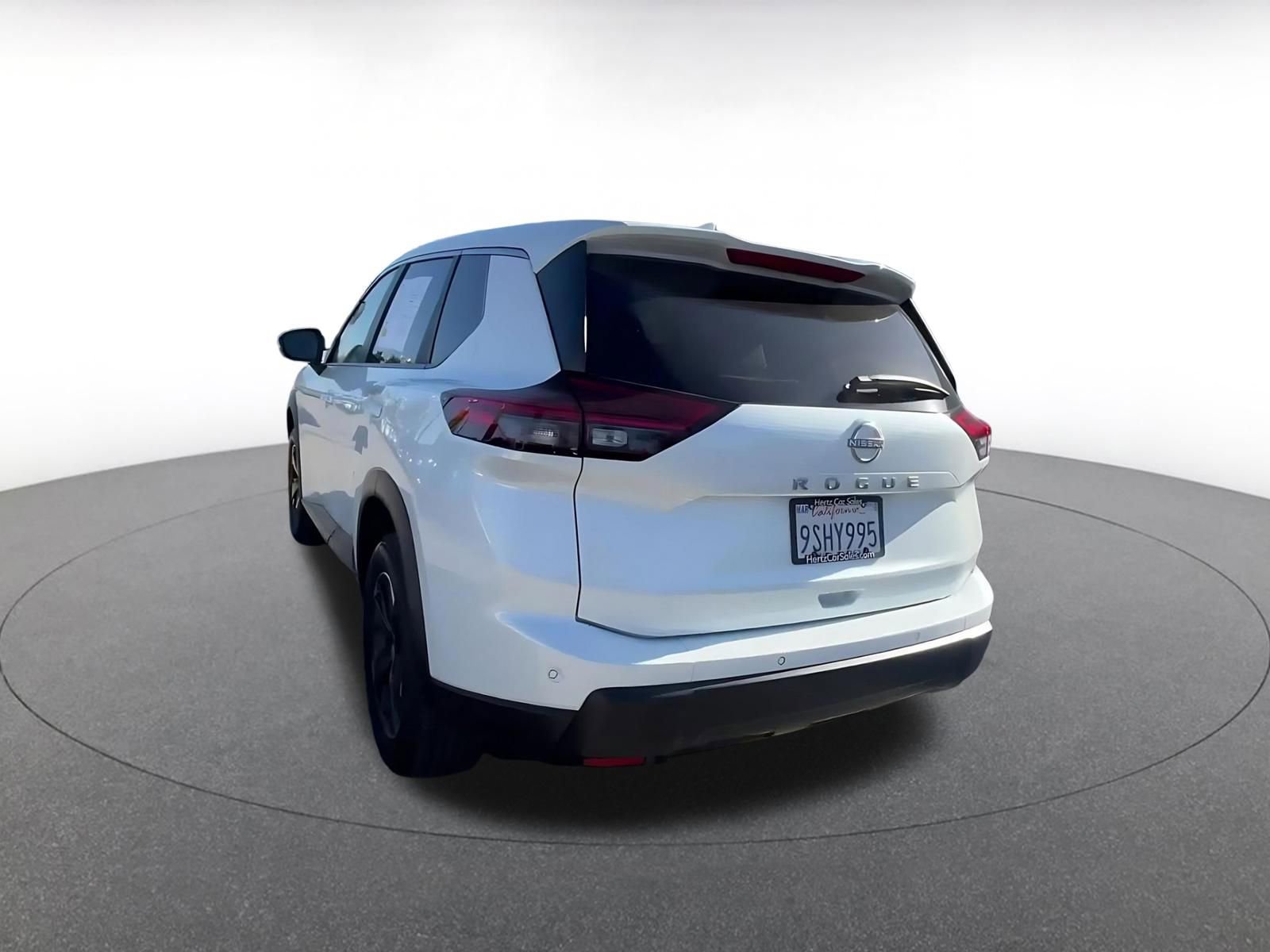 Used 2025 Nissan Rogue SV FWD image 11