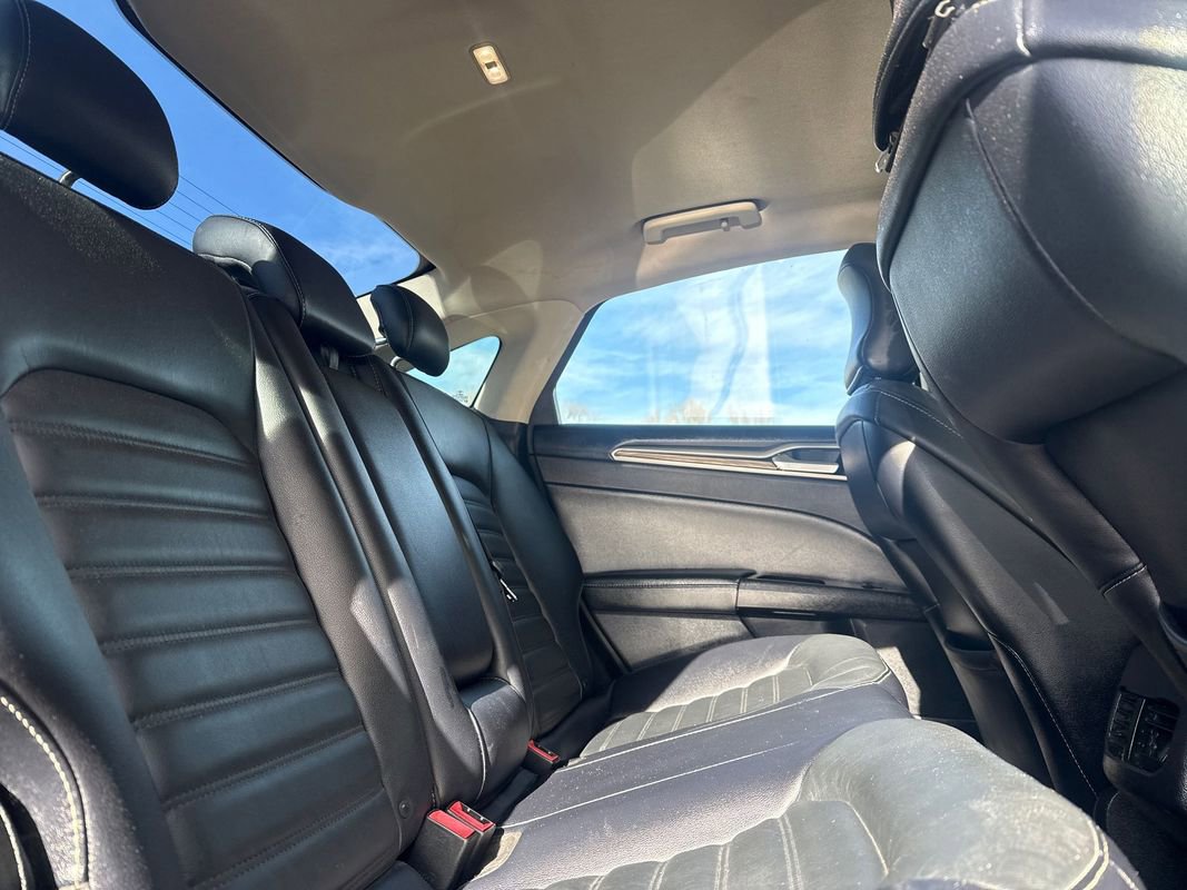 Used 2018 Ford Fusion SE w/ Fusion SE Technology Package image 16