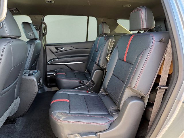 New 2026 Chevrolet Traverse RS w/ LPO, Floor Liner Package FWD image 12