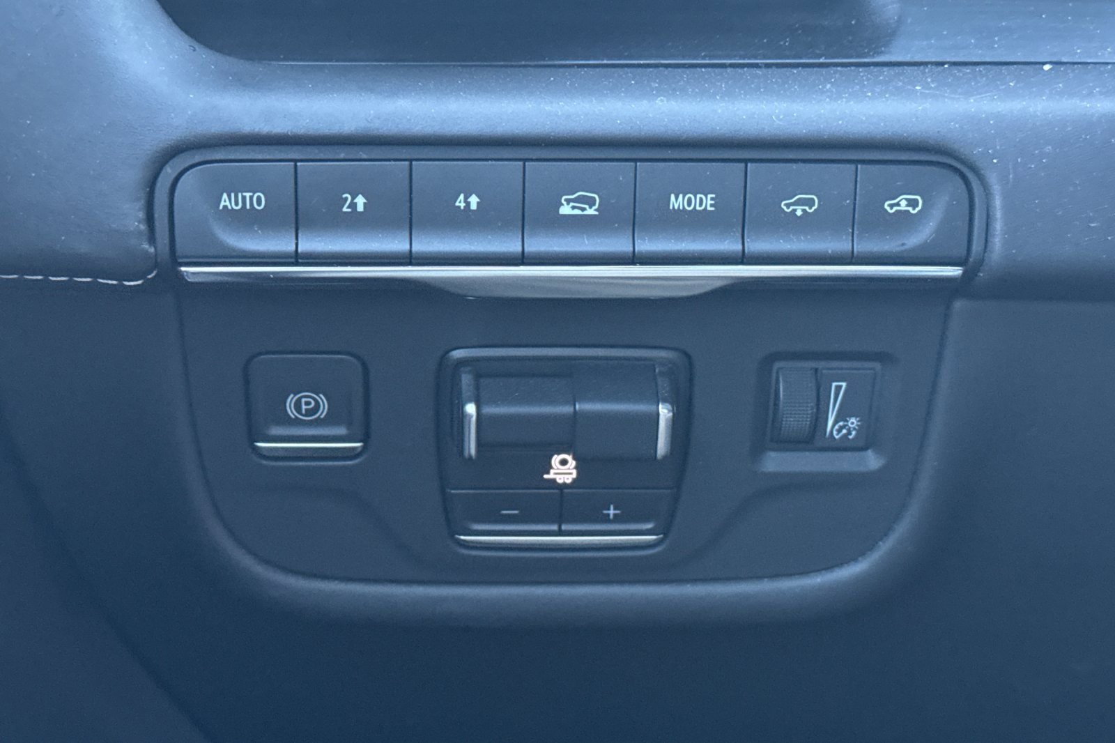 Used 2023 Cadillac Escalade Sport Platinum w/ LPO, ONYX Package image 42