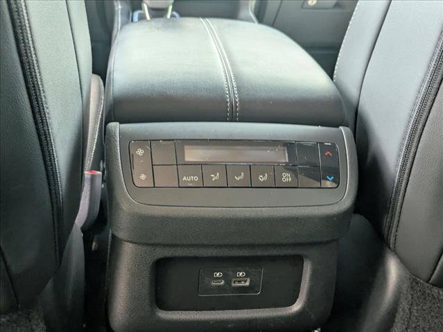 Used 2024 Nissan Pathfinder SL FWD image 17