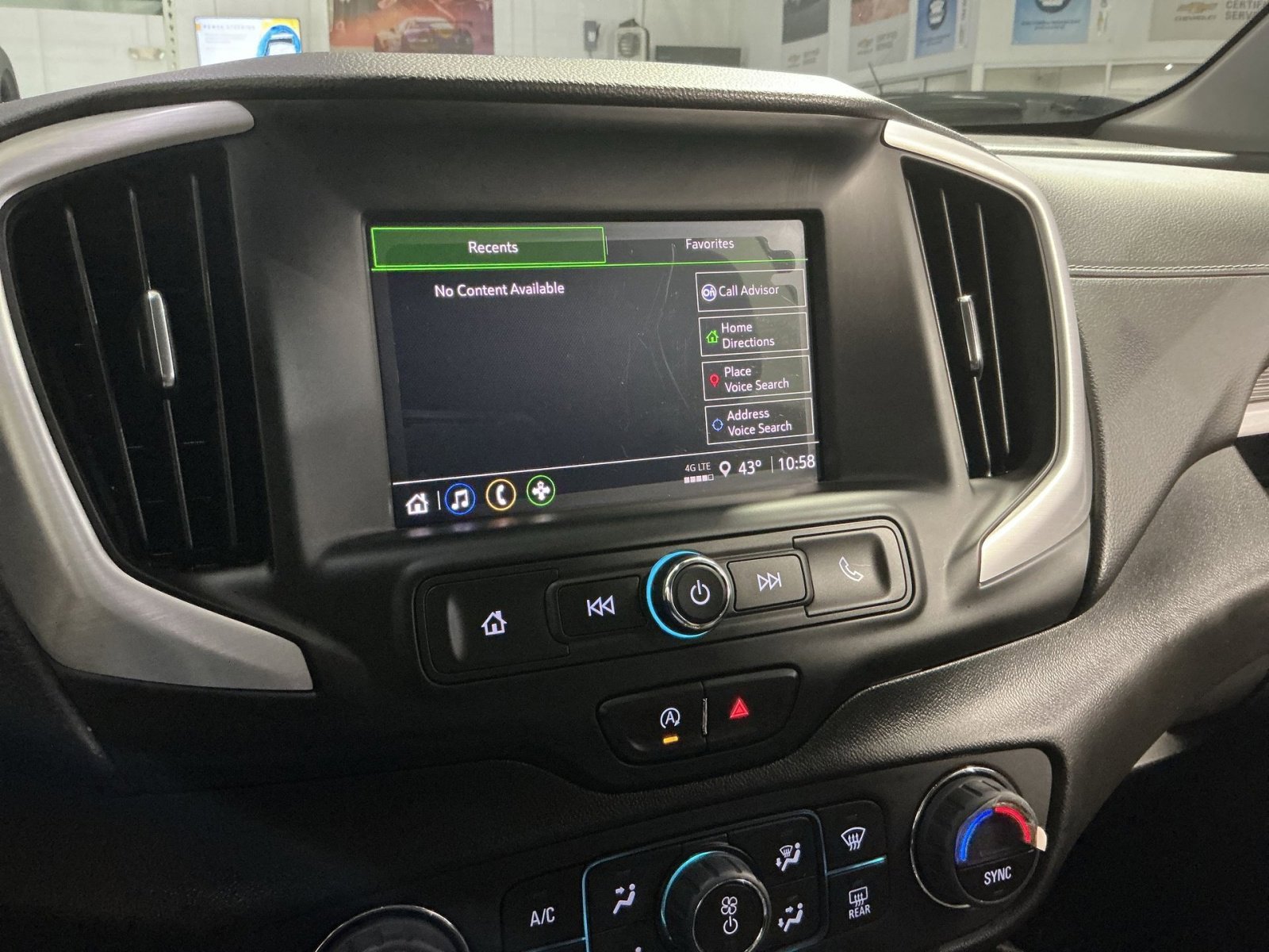 Used 2022 GMC Terrain SLE w/ Driver Convenience Package image 28