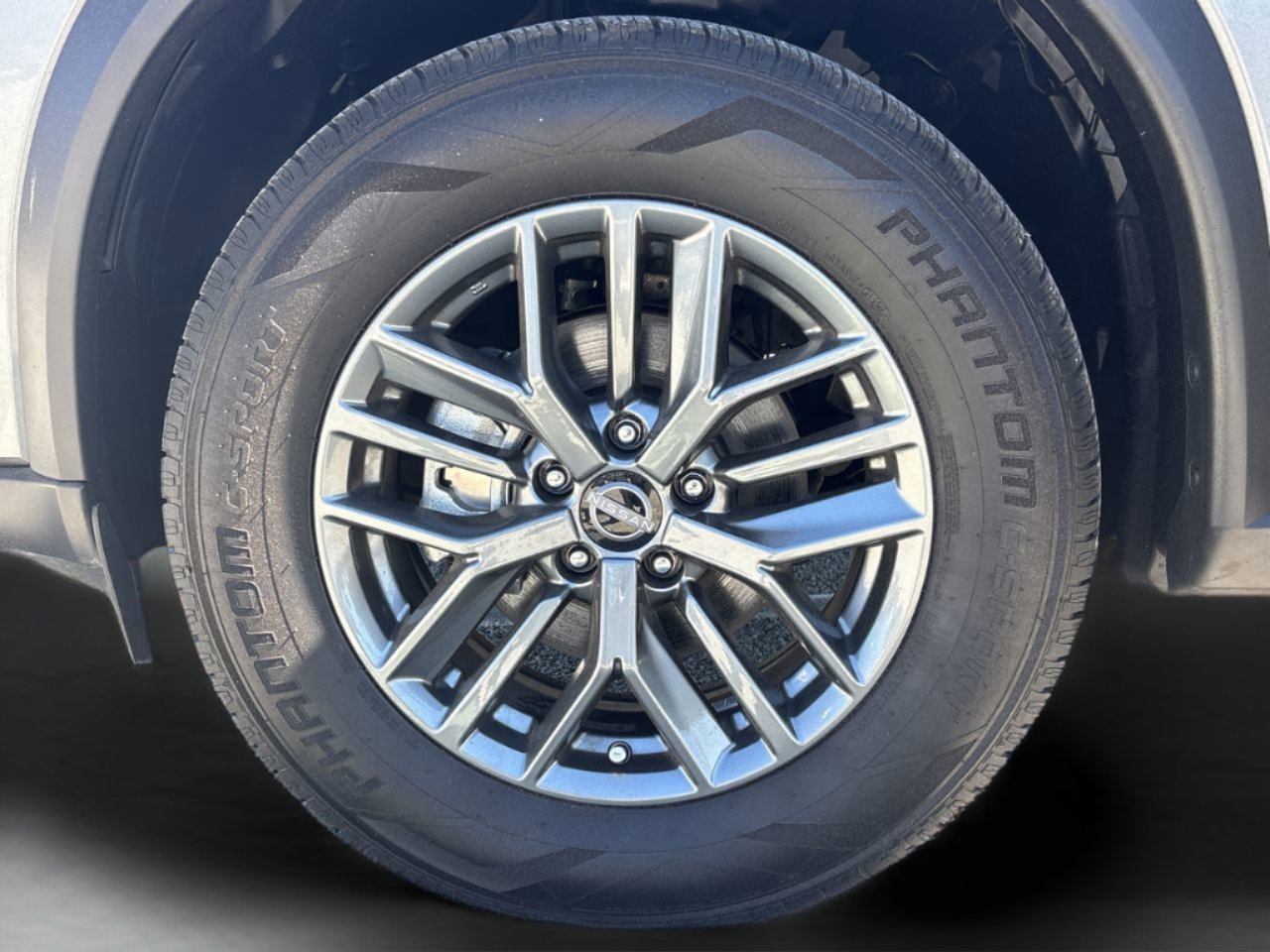 Used 2024 Nissan Rogue S image 29