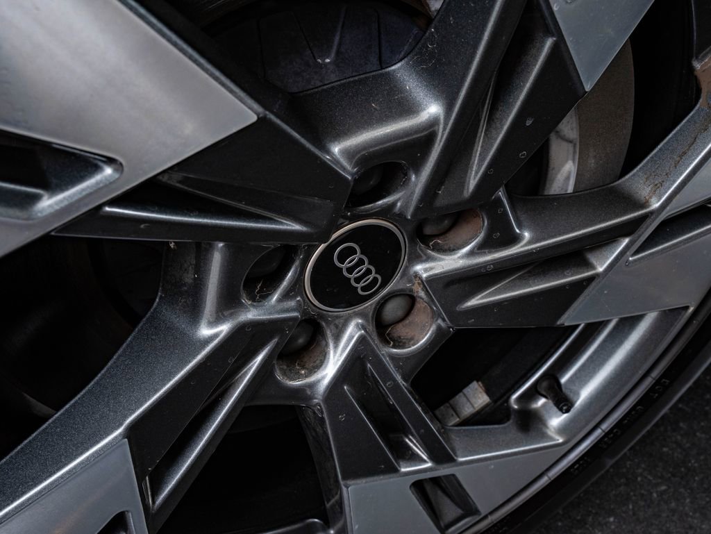 Used 2021 Audi e-tron Premium w/ Convenience Plus Package AWD/4WD image 8